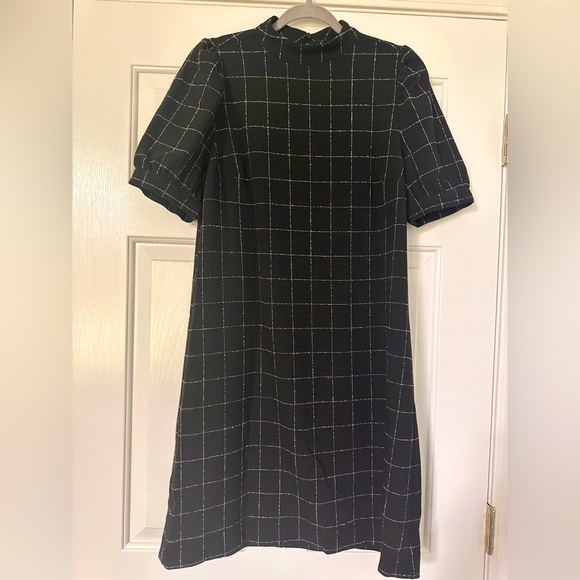 LOFT Dresses & Skirts - Loft black and white window pane dress. Size 6